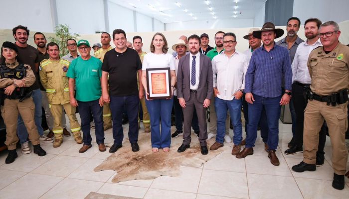 Laranjeiras - Gugu Bueno entrega utilidade pública ao Conseg e anuncia novo prédio para a PM